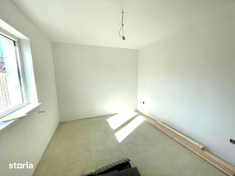 Casă cu 4 camere cu Teren 1100 Mp în Central