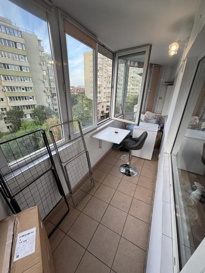 Apartament cu 3 camere decomandat, mobilat în Banu Manta