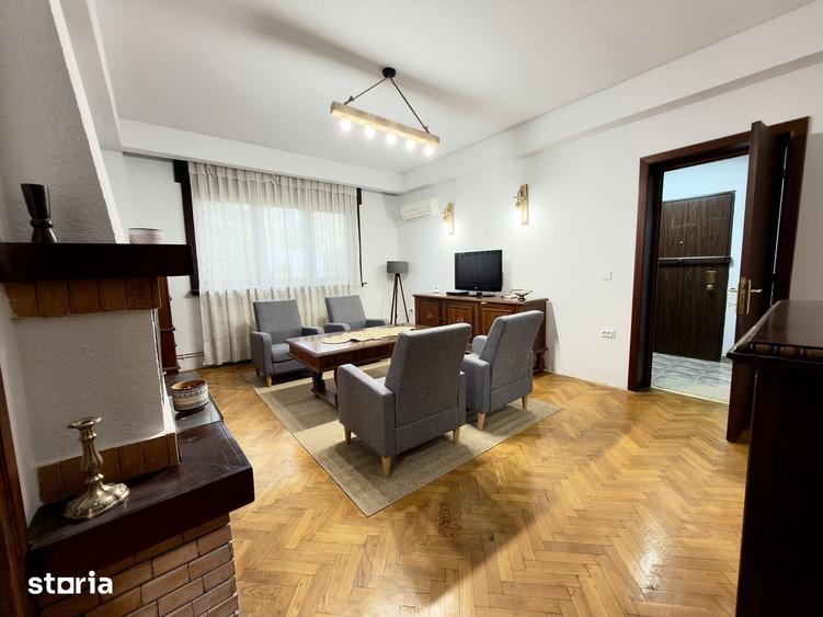 Apartament cu 3 camere semidecomandat în Colentina