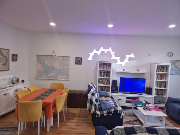 Casă cu 4 camere cu Teren 1000 Mp în Cristian