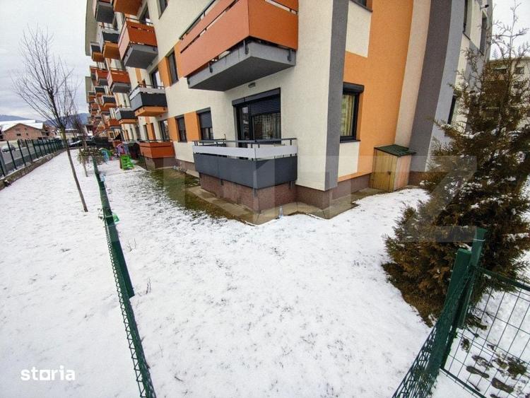 Apartament cu 3 camere decomandat în Tractorul