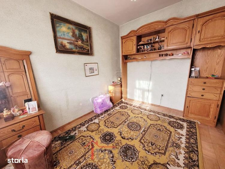 Apartament cu 4 camere decomandat în Central