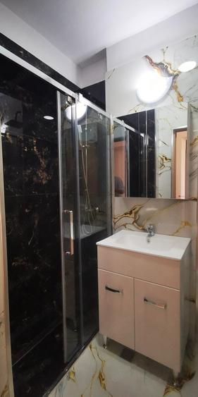 Apartament cu 3 camere decomandat în P-ța Unirii