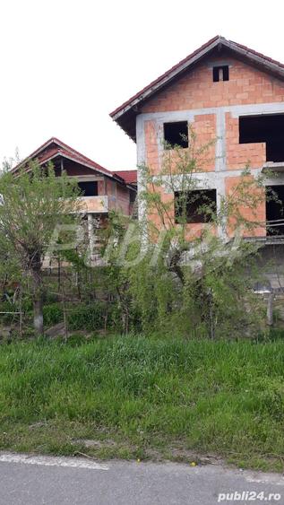Casă cu 6 camere cu Teren 628 Mp în Ghiroda