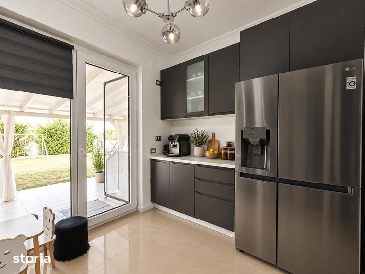 Casă cu 4 camere cu Teren 442 Mp în Sânmartin