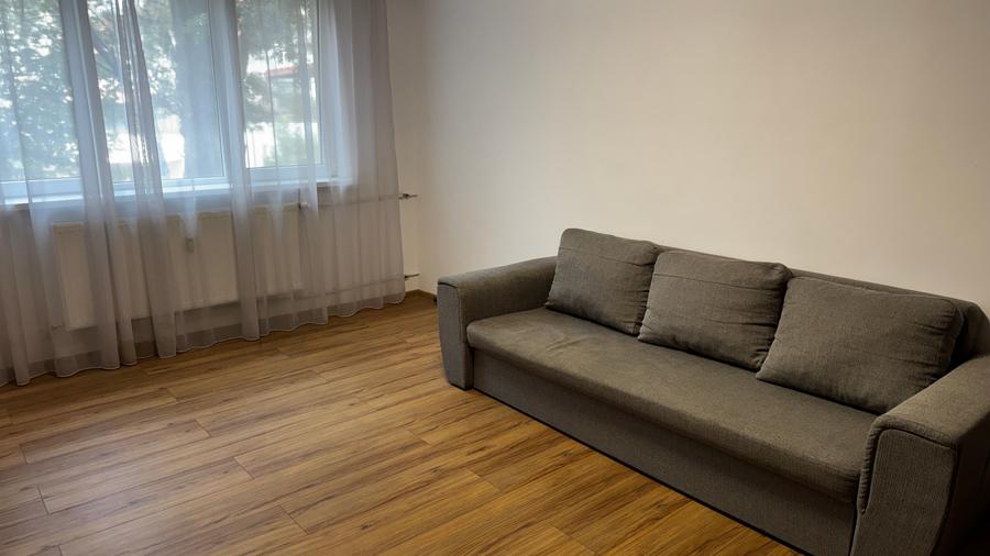Apartament cu 3 camere decomandat în Domenii