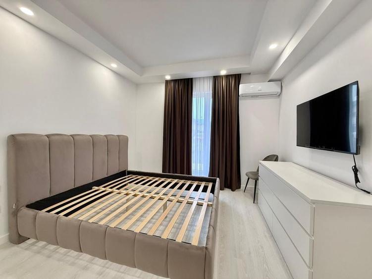 Apartament cu 3 camere decomandat în Ștefăneștii de Jos