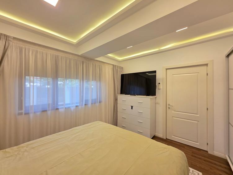 Casă individuală cu 10 camere cu Teren 620 Mp în Mogoșoaia