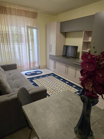 Apartament cu 2 camere decomandat, mobilat în Dâmbovița
