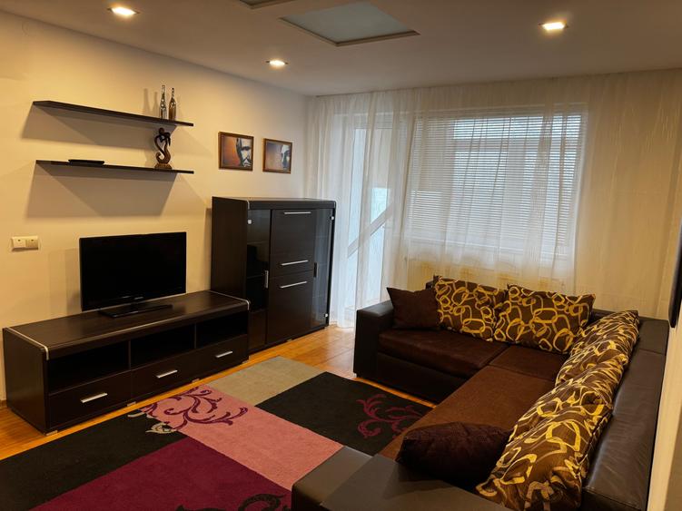 Apartament cu 2 camere semidecomandat în Calea Galați
