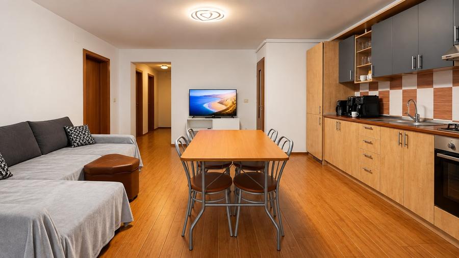 Apartament cu 3 camere semidecomandat în Braytim