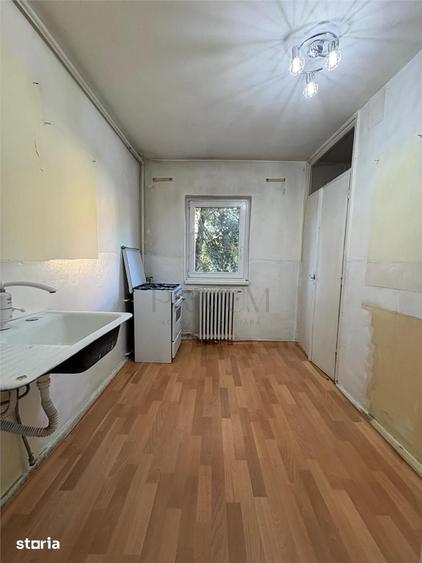 Apartament cu 3 camere semidecomandat în Est