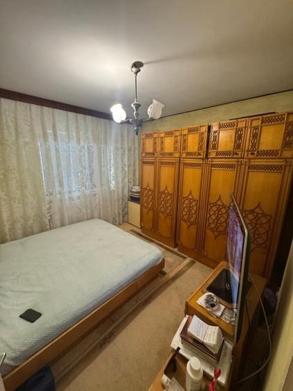 Apartament cu 3 camere decomandat, mobilat în Rovine