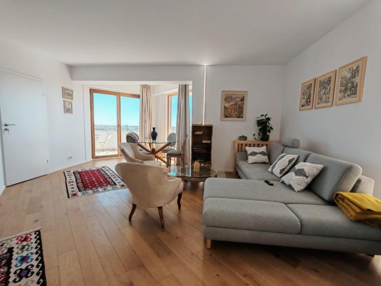 Apartament cu 3 camere decomandat, mobilat în P-ta Presei Libere