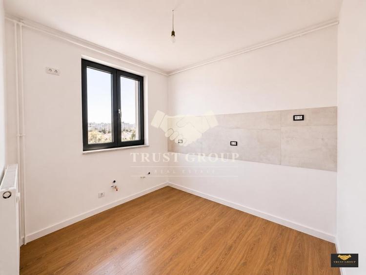 Penthouse cu 3 camere decomandat în Mihai Bravu