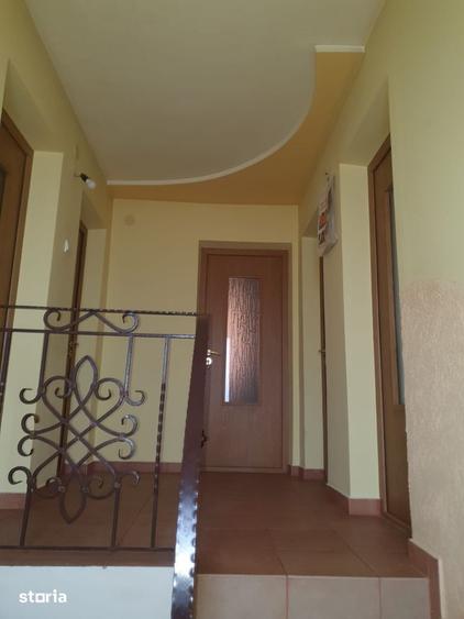 Casă cu 4 camere cu Teren 200 Mp în Central