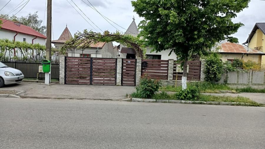 Casă cu 4 camere în Central
