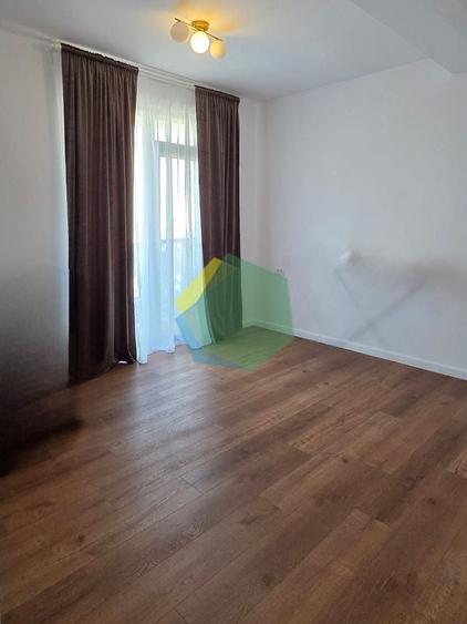 Casă individuală cu 5 camere cu Canalizare în Central