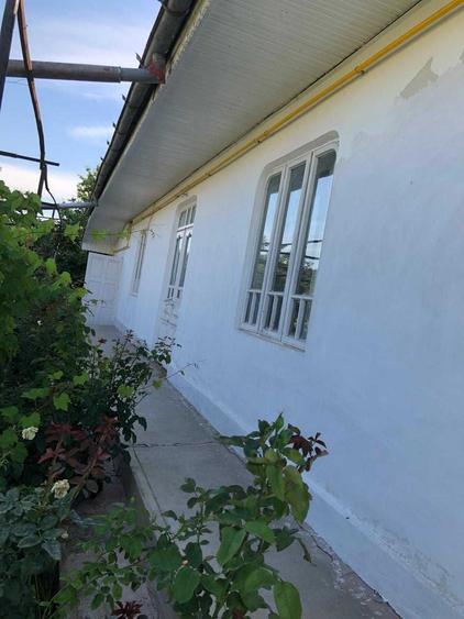 CASA DE VANZARE.HUSI ,str. Anton Sarbu, nr.21 - 3