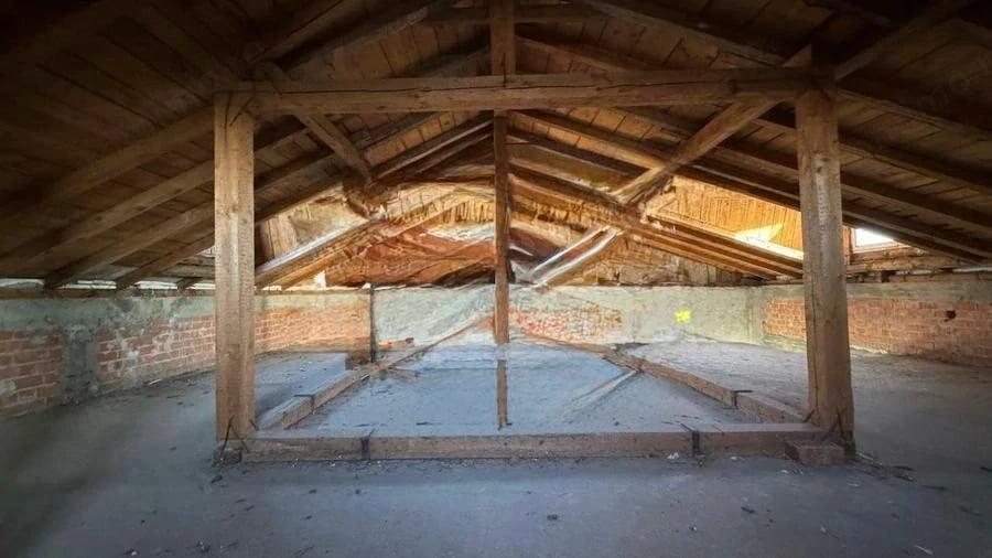 Casă cu 26 camere cu Teren 1408 Mp în Lacul Morii
