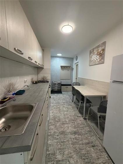 Apartament cu 2 camere semidecomandat în Tractorul