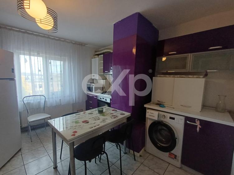 Apartament cu 3 camere decomandat în Teilor