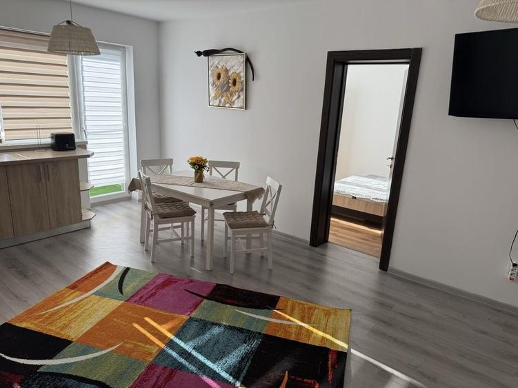 Apartament cu 2 camere semidecomandat în Sânpetru