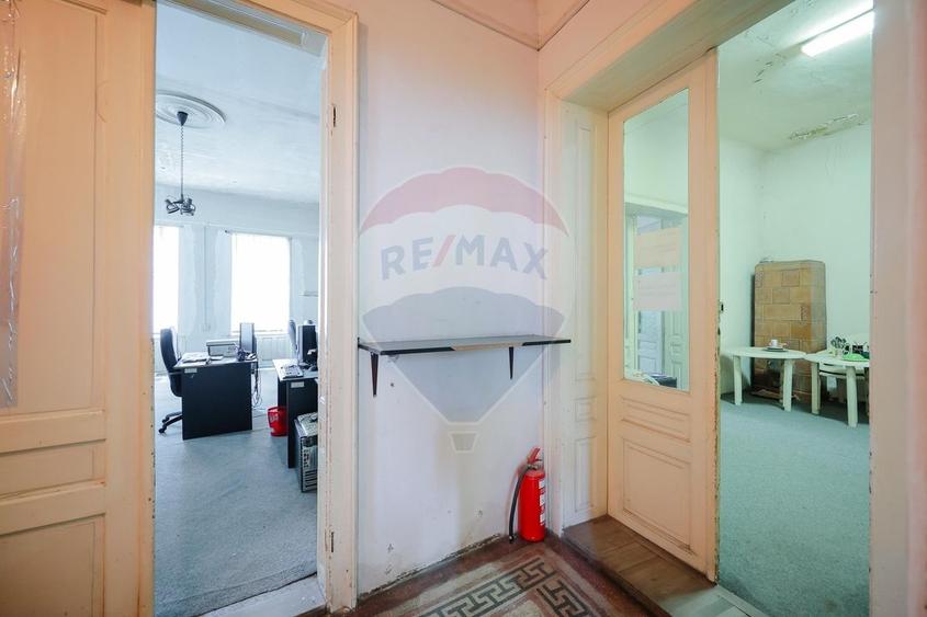 Apartament cu 3 camere decomandat în Ultracentral