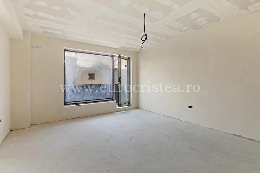 Apartament cu 3 camere decomandat în Mangalia