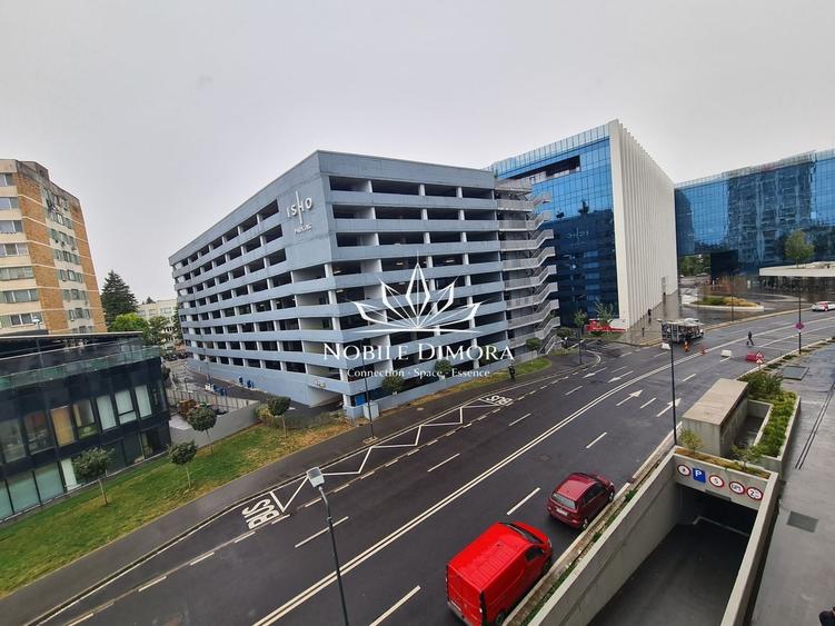 Apartament cu 3 camere semidecomandat, mobilat în Take Ionescu