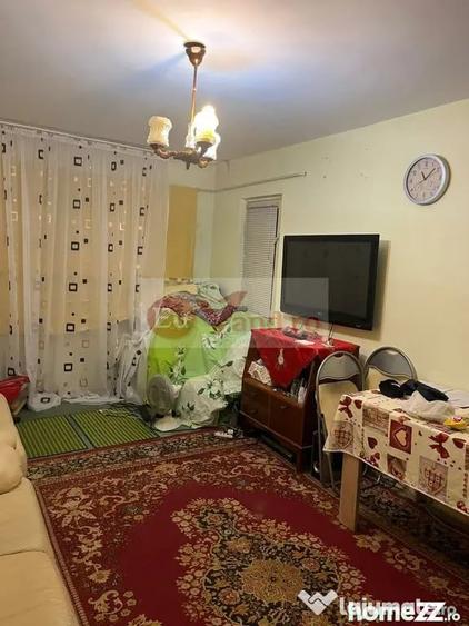 Apartament cu 3 camere decomandat în Micro 16