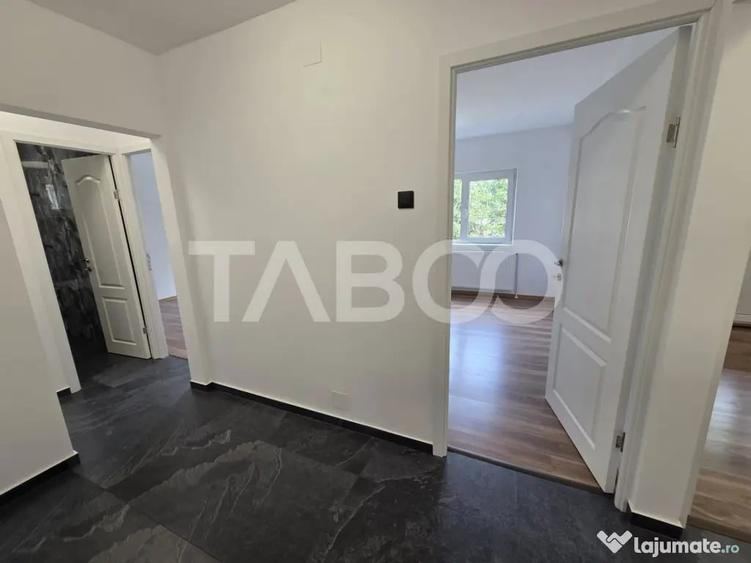 Apartament cu 4 camere decomandat în Central