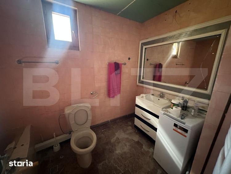Casă cu 6 camere cu Canalizare în Central