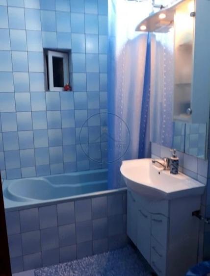 Apartament cu 3 camere decomandat în Calea Moldovei