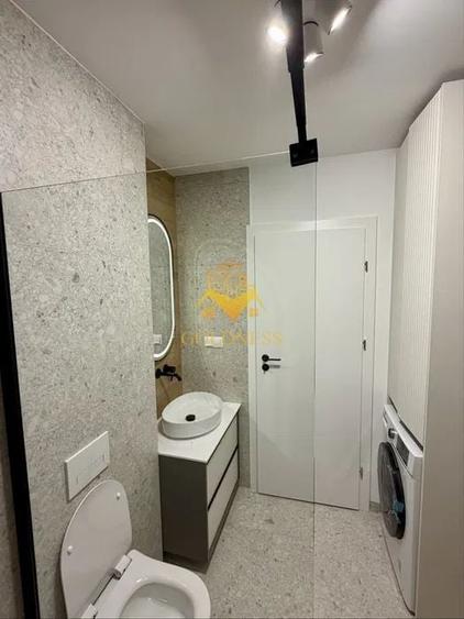 Apartament cu 2 camere semidecomandat, mobilat în Mărăști