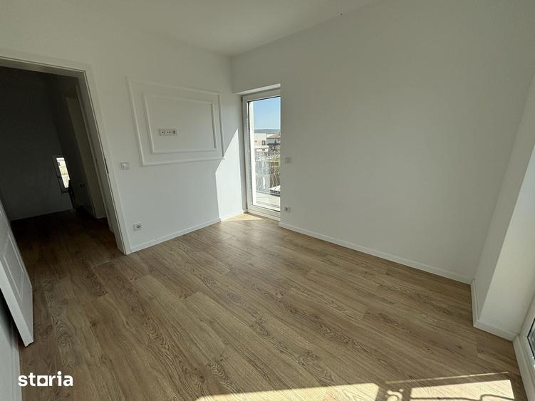 Casă cu 4 camere cu Teren 220 Mp în Central