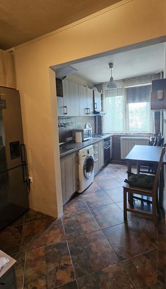 Apartament cu 2 camere semidecomandat în Colentina