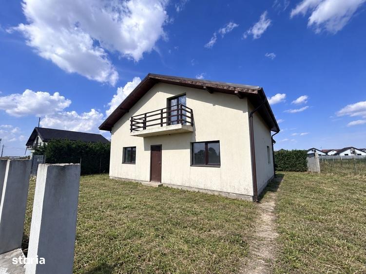 Casă cu 4 camere în Domnești