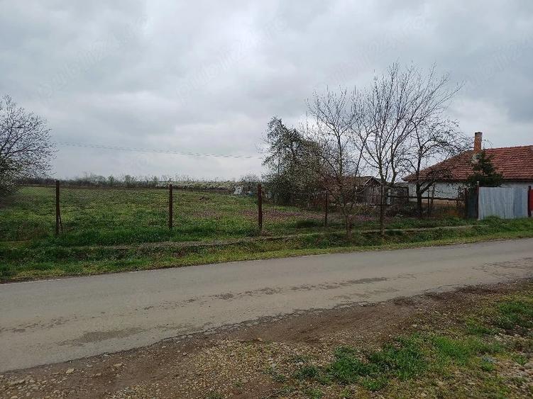 Teren de 2880 mp, în Gepiu