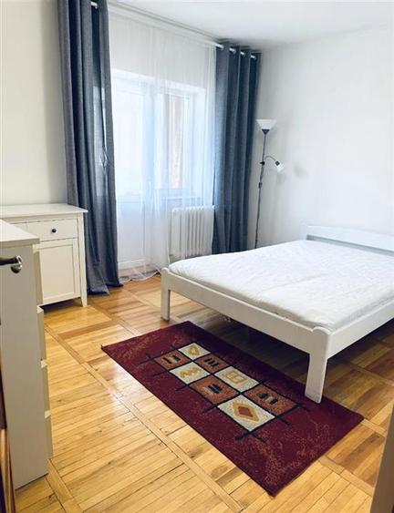 Apartament cu 3 camere decomandat, mobilat în Gară