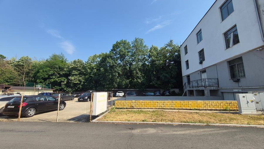 Spațiu comercial, de 2,752 mp, în Nord