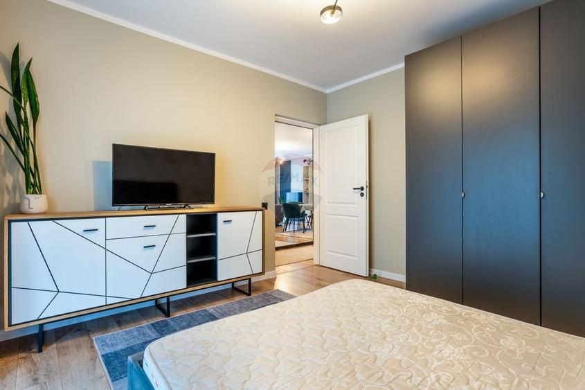 Apartament cu 3 camere semidecomandat, mobilat în Florești