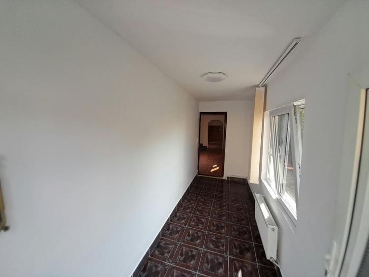 Casă individuală cu 4 camere cu Canalizare în Viișoara