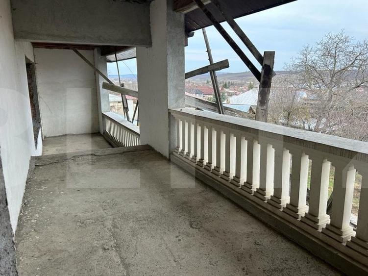 Casă individuală cu 8 camere cu Piscina în Dorohoi