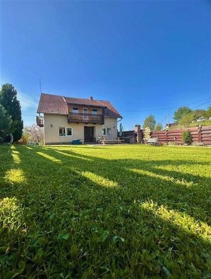 Duplex cu 9 camere cu Teren 13600 Mp în Măgura
