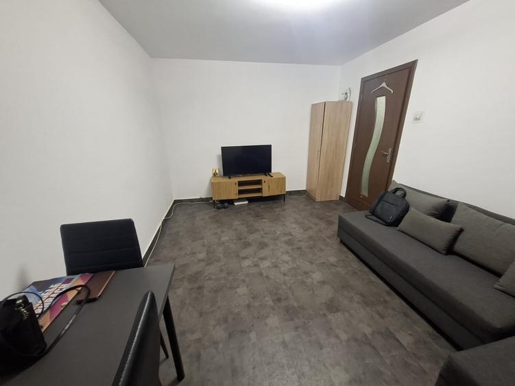 Apartament cu 2 camere decomandat în Colentina