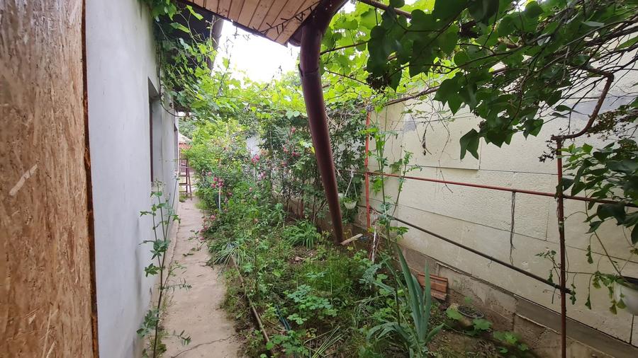 Casă individuală cu 5 camere cu Canalizare în Central