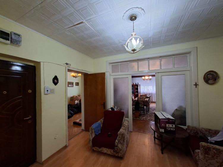 Apartament cu 4 camere în Central