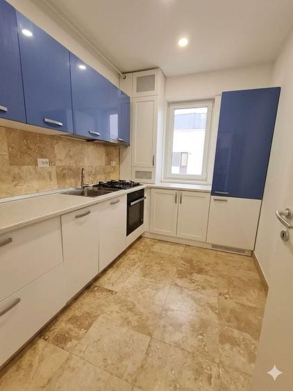 Apartament cu 3 camere decomandat în Drumul Taberei