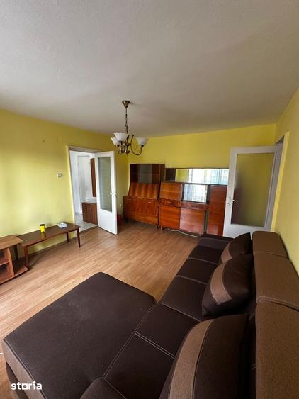 Apartament cu 3 camere semidecomandat în Central